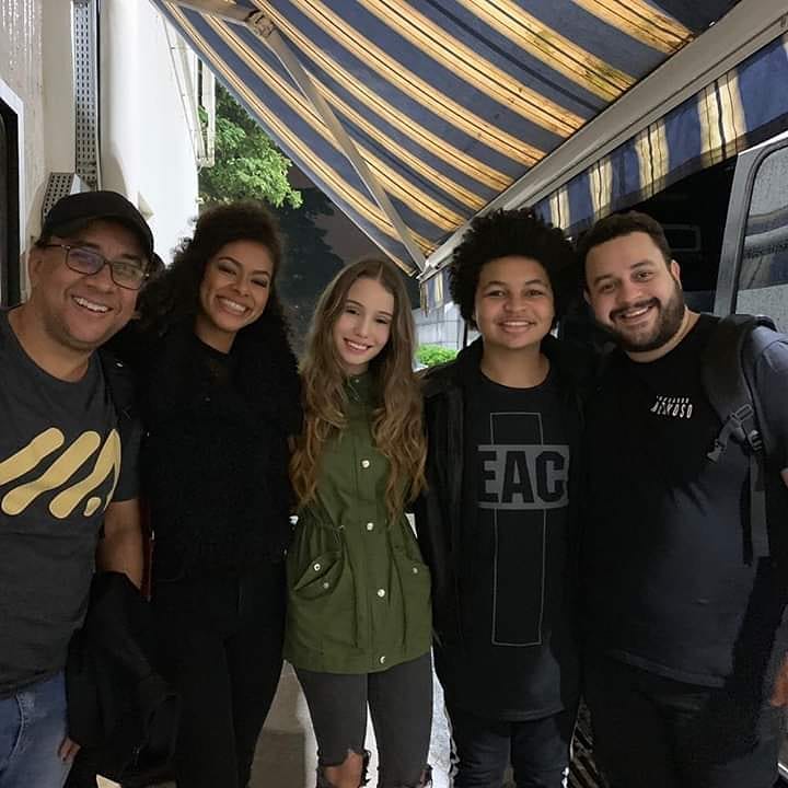 odonodolar's tweet photo. 👬👫👭O Dono do Lar,  comédia para toda a família

📺 assista no Multishow

📆 Segundas , Quartas e Sexta
⏰ as 22h.

#comédia #silvioguindane #paulinhogogo #odonodolar #multishow #familiareunida #novafamiliabrasileira #familiabrasileira https://t.co/DnoD2DiLpo