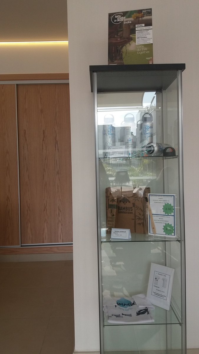 Hello everybody!  Here in #SunsetBayClub #WeAlreadyStarted with the collaboration for #WeAreWater selling the merchandising of the movement #Aquanauts.  Let's do this,we can help. #DiamonResorts #EcoLife @CristinaglezRM @GiuliaSBC <a href="/KittiActtiv/">Kitti Szabo</a> @JanosSBC @NachoSBC @Thais_SBC