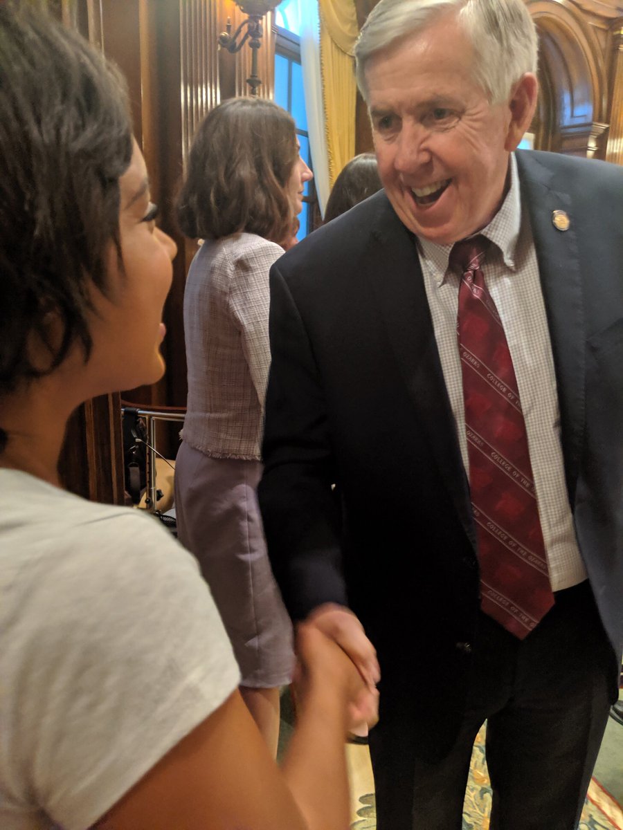 changentorg's tweet photo. Our Parent Ambassadors are out here creating change and meeting Governors! Thank you @GovParsonMO for taking the time to hear from Asia. Learn more about our new #advocacy program that centers the voices of NFP parents: https://t.co/CT1xArlYsd #ParentAdvocacy #NFPparent https://t.co/JVuJjmkoYM