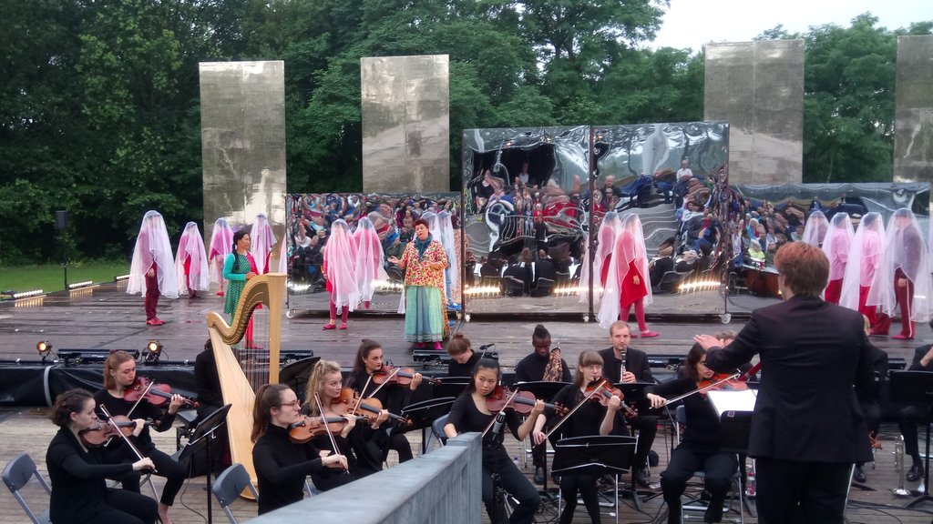 agnesklink's tweet photo. Vanavond was de première van de Ridder van Pittelo. Zeer geslaagd. Morgen en overmorgen nog een kans! https://t.co/ijztC5Vgg5