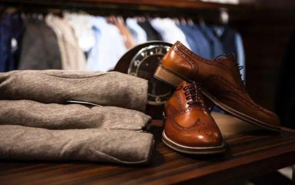 CalzadoRelax's tweet photo. #NotaRelax Los zapatos son interesantes porque son lo que menos atendemos de nuestro atuendo, aunque necesitan la atención o mantenimiento más personal, ellos pueden contarle la historia de la vida de sus dueños o dueñas. #FelizJueves https://t.co/YhzkxYqnwM https://t.co/hJJibv9Huw