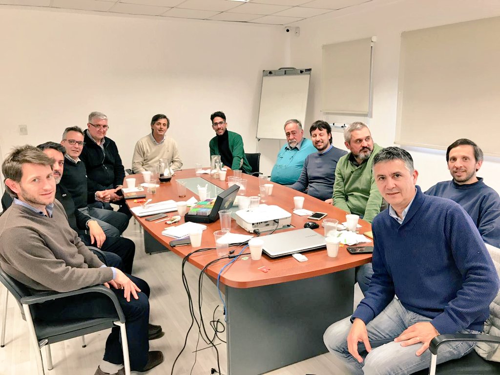 pba_ADIMRA's tweet photo. Nueva jornada con el Grupo Regional Empresario trabajando en la #IntegracionProductiva de Puertos y Parques Industriales en el @PIMDQ con @2004Abin #CIMSBA y @ADIMRA_provBSAS

#MarDelPlata #Tandil #Necochea #Balcarce #BahiaBlanca #Olavarria #PuntaAlta #TresArroyos https://t.co/mSq2IjylOA