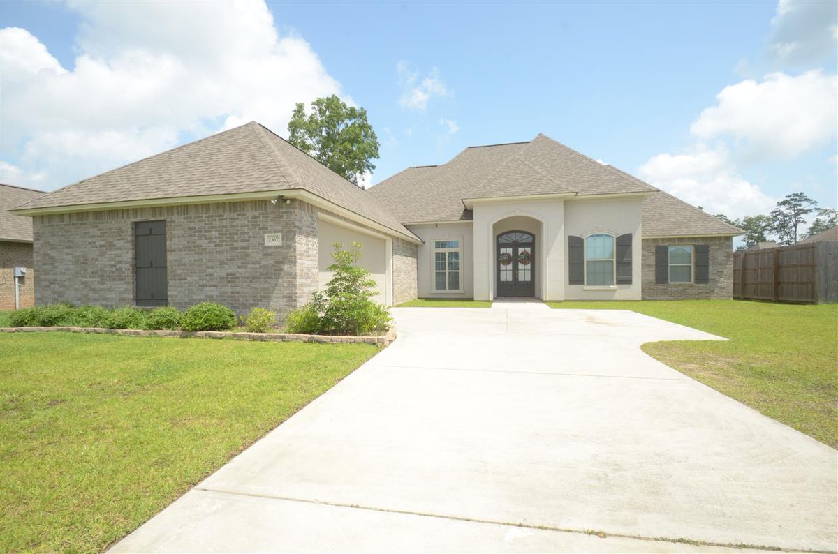 ProSoldRealty's tweet photo. Torex Collier would love to show you the #listing at 23671 MADISONVILLE CT #Ponchatoula #LA  #realestate https://t.co/N9CUuXC6FC https://t.co/K0kZth7meW