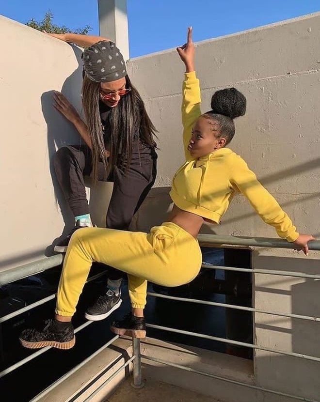 Dpalza's tweet photo. Gante bo abuti bale ne bareng reba golele bakae?😲 Re godile nou 😋😋😍 https://t.co/Mdhn77PGaz