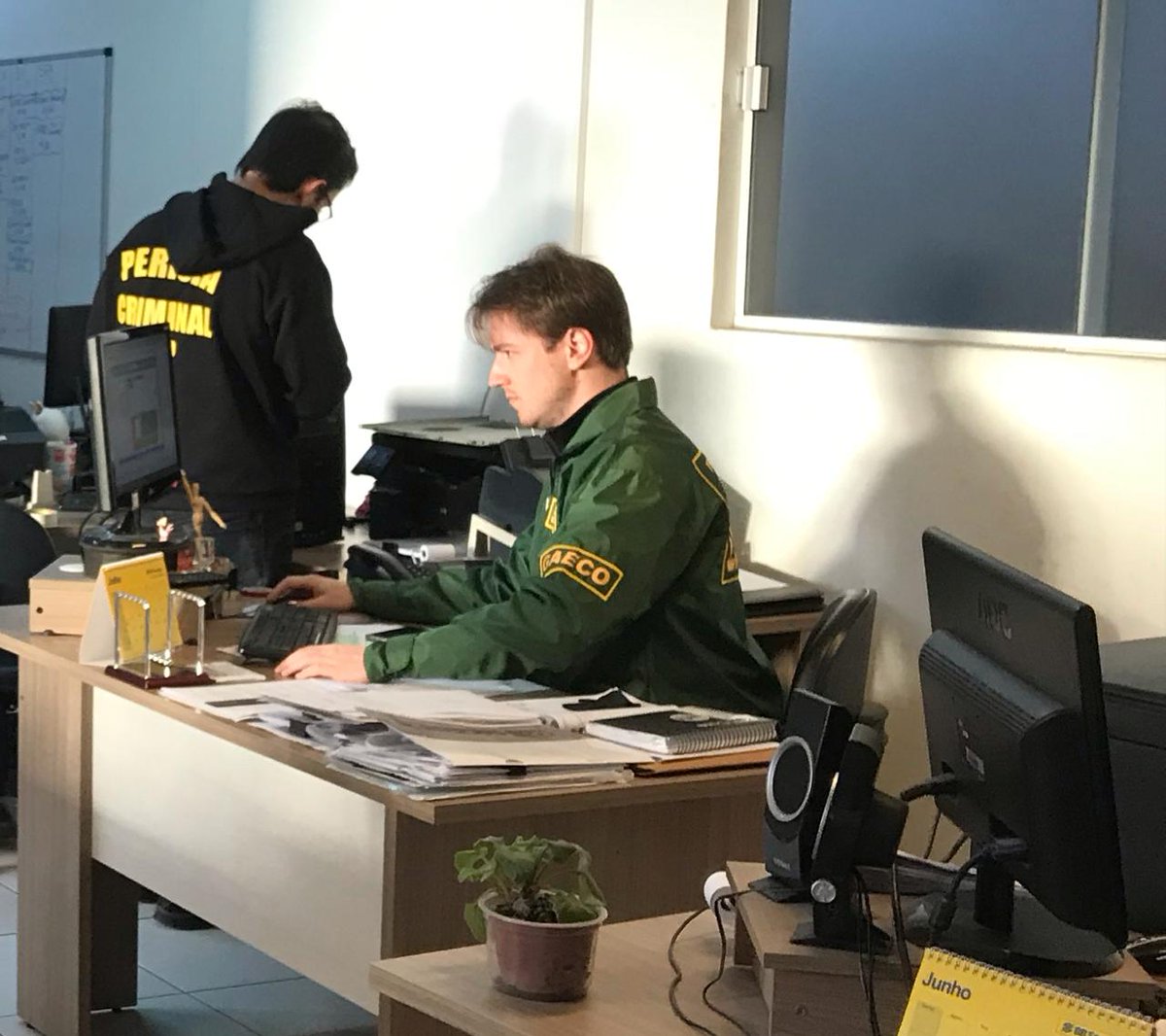 IGP_SC_OFICIAL's tweet photo. IGP participa de Operação do GAECO que desarticulou grupo que sonegava impostos estaduais
Mais detalhes: https://t.co/Jo3Gc2Qgme https://t.co/lz9bQVjHSD