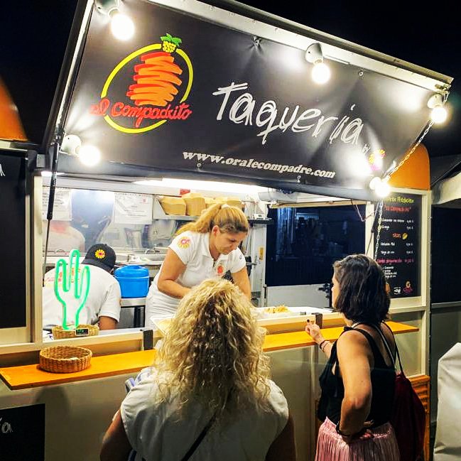 OraleCompadre's tweet photo. Si estás por el MadCool no tienes por qué renunciar a tus tacos favoritos 🌮🎸🖤
.
#taqueríaDelCompadre #oralecompadre
#madcool #tacos
#restaurantemexicano en Madcool https://t.co/heznSbDEVS