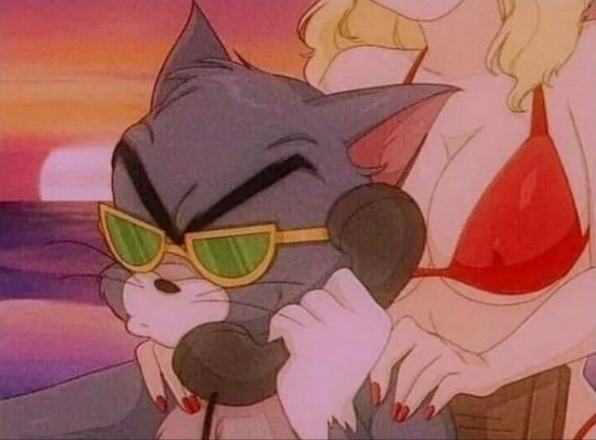 CannotEatMoney's tweet image. When she half mentions she could go for some domino's and cheesy bread so you start makin moves