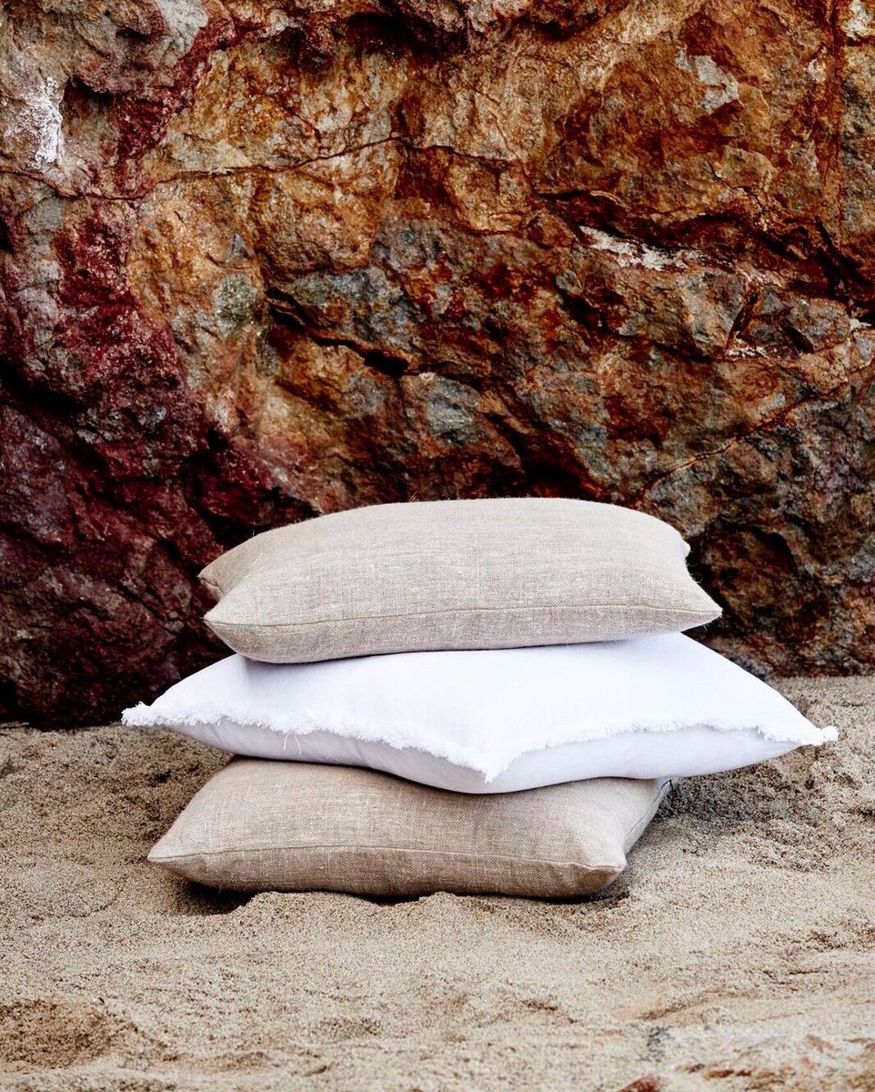 JMichaels_SFDP's tweet photo. "What is done in love is done well." -Vincent van Gogh.  A lot of love went into the Fragments Identity Collection with its neutrals, tonal pieces, and textures, perfectly aligned with the #SHarris brand exuding trademark casual luxury and creativity.  #fabric #interiordesign https://t.co/W1a0VDVULh
