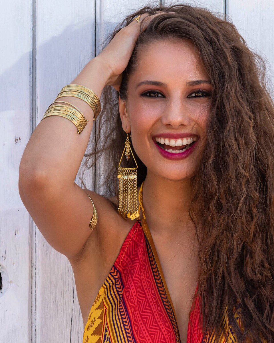 JoseOjedaOfl's tweet image. “Bronzer Boho Summer Look” Piel en bronce cálido de aspecto elegante con un toque de rubor coral para dar a la piel un aspecto y brillo saludable.

#Shooting: @nilaymallorca Summer Collection.
#Model: @AylRush
#MakeupDesign: @JoseOjedaOfl para @EtniaCosmetics colección #TheBasics