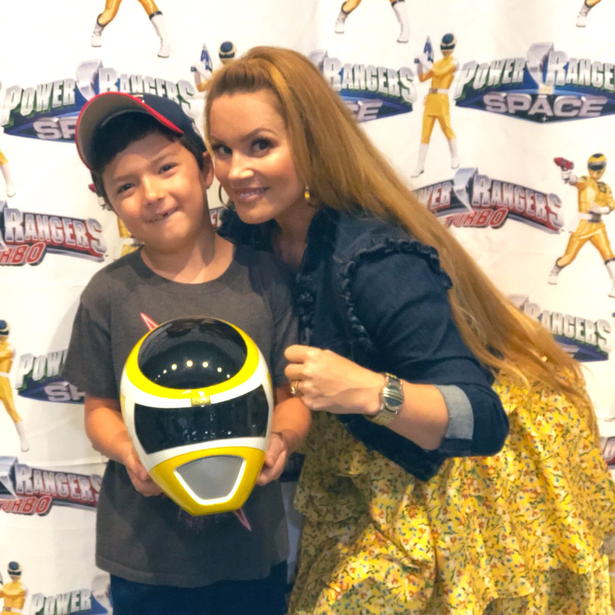 TLCYellowRanger's tweet photo. ๐๐โก๏ธ
#MightyCon #StLouisMightyCon #StLouis #ComicCon #StCharles #Missouri #HistoricallyAwesome #DiscoverSTC #StLouisComicCon #PowerRangers #YellowRanger #stRangerThingsย @MightyconShows https://t.co/4x5njSFbHB