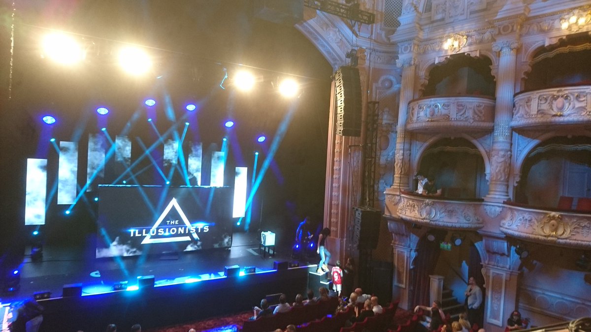 Absolutely incredible. My jaw has officially dropped... #theillusionists #theillusionistslive @bigcox @pauldabek @AdamTrentMagic @TheDaredevil @magicianyu @JamesMoreMagic @EnzoIllusion @Illusionists7