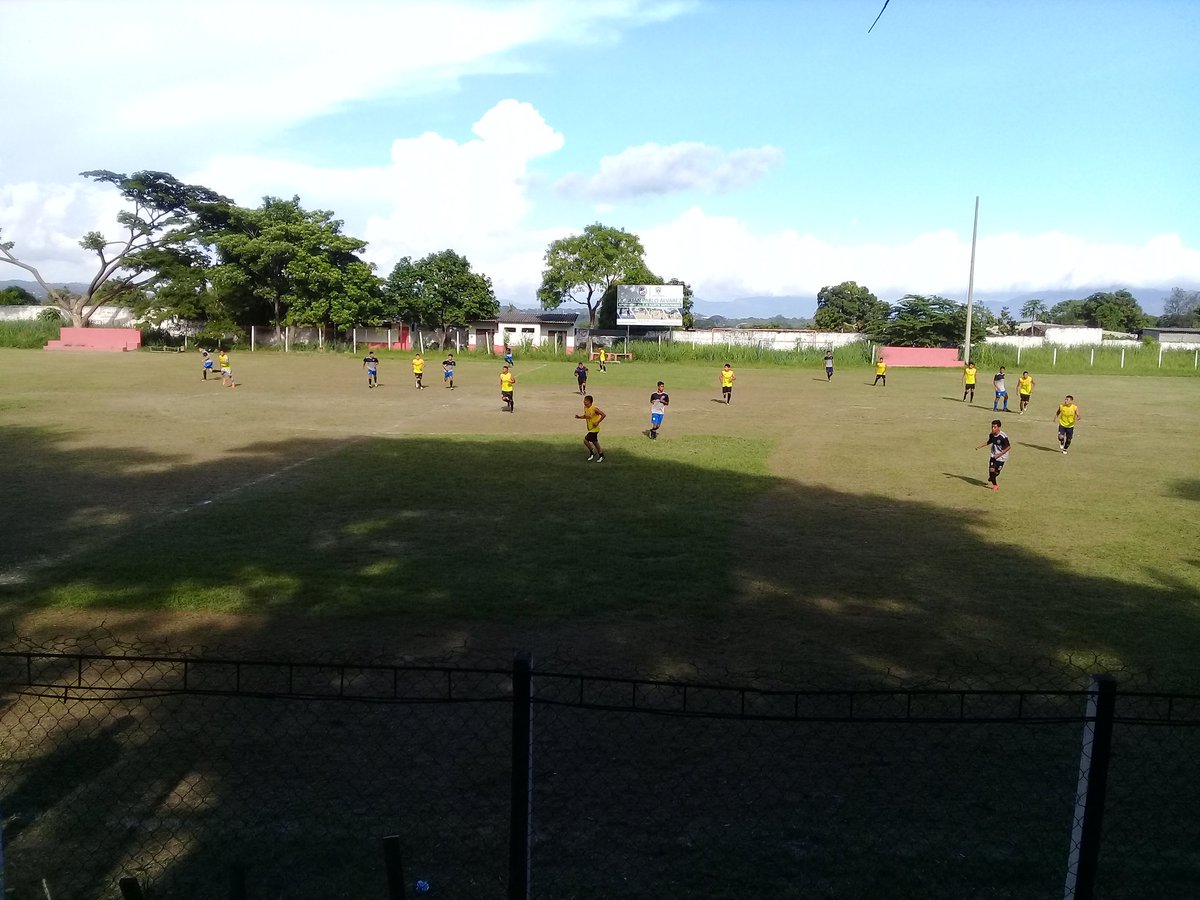 MarteSoyapango's tweet photo. #EnDesarrollo Inicia el segundo tiempo en la cancha jorgito Meléndez, sigue el 0 x 0 va Ilopaneco https://t.co/qOa2zn5K3e