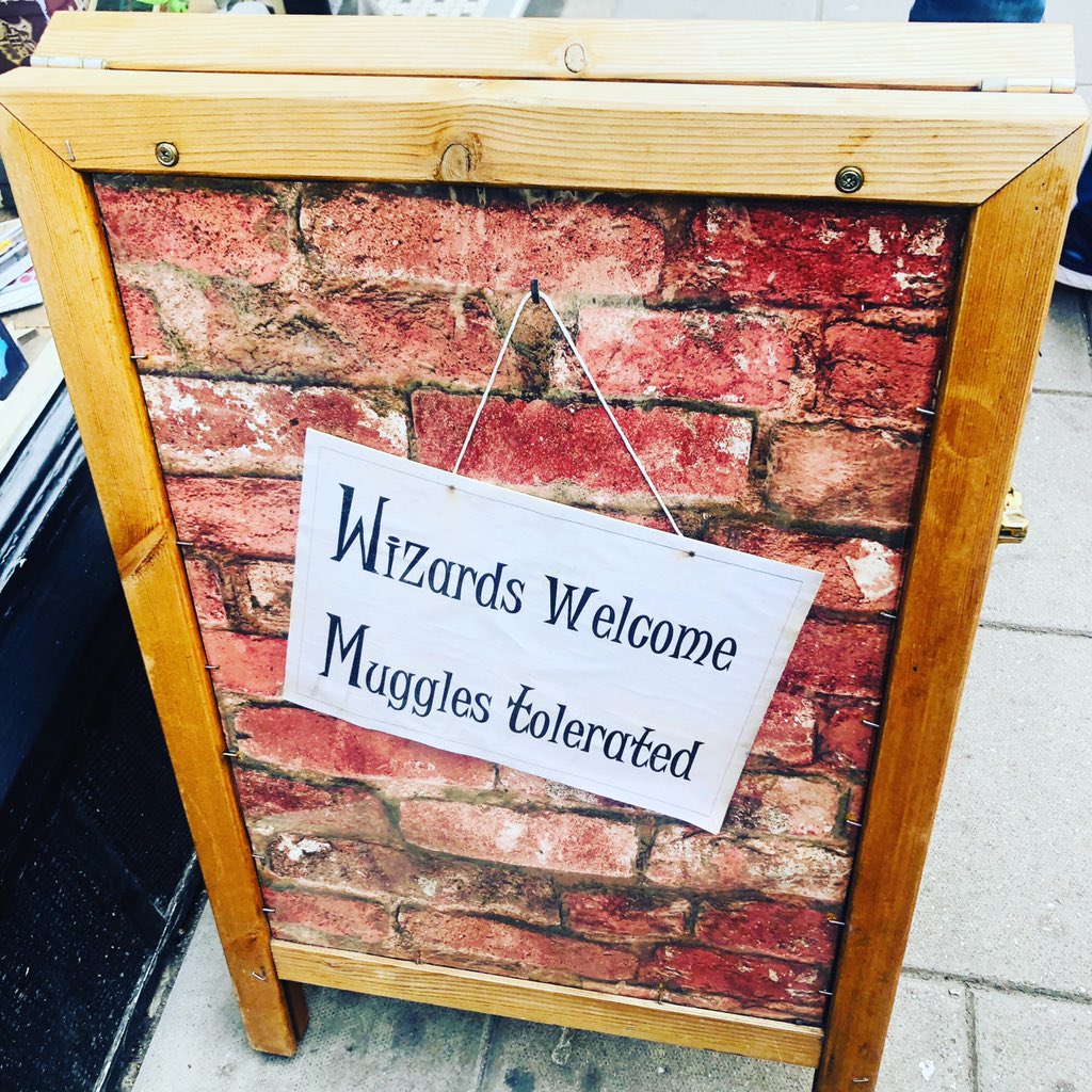 KateJones_teach's tweet photo. #Muggleproblems ⚡️✨🔮 https://t.co/XugFlgehyA
