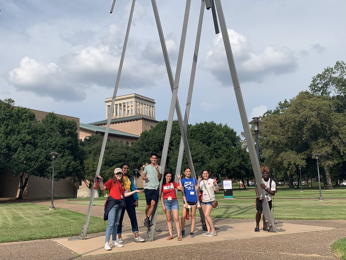 12andreaT's tweet photo. @UH_UEP architecture? Don’t mind if I do💁🏻♀️ #FindUHWay https://t.co/XLFtl7IC5H