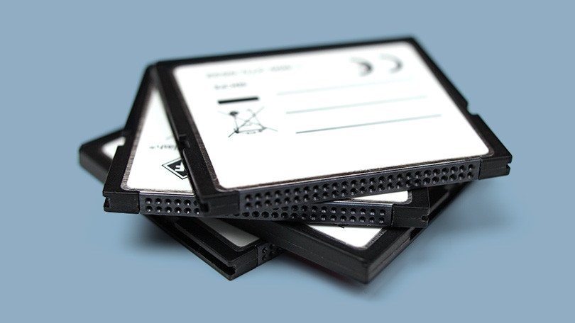 PCMag's tweet image. In 1994, we saw the debut of a pioneering format for flash memory products that could fit easily in devices like PDAs and digital cameras. Let's take a look back: trib.al/HrH5Ha4 #tbt