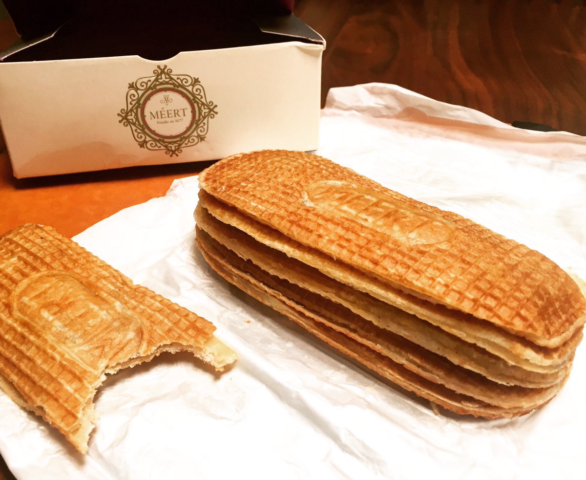 chefjohnnywang's tweet photo. La #GaufreMeert from Lille! Friends from Lille brought me these special thin #waffles with vanilla filling. So delicious! #gaufre #waffle #frenchsweets #frenchwaffles #desserttime #wafflecookies https://t.co/6Xp3L9Qtab
