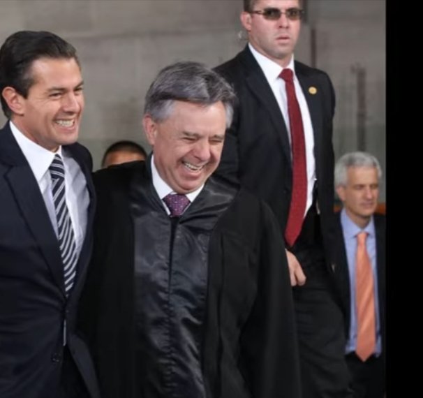 MayeyaMota's tweet photo. @DRFRANCISCORH @CJF_Mx #ReprobadoPoderJudicial
Aquí #EduardoTomasMedinaMoraIcaza
quien sólo es ministro por ser muy amigo de @EPN. Infames... uno, sólo se dedicó a vender el país, el otro, a proteger a peña de las fechorías que cometió; ambos se embolsaron $$$$$$ "ganancias". https://t.co/459HWeVZAq