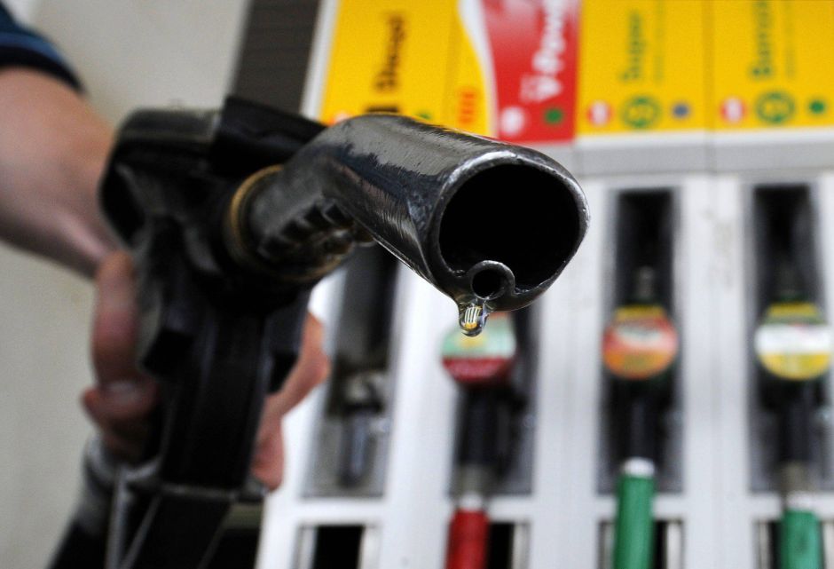 zenzzer's tweet photo. 🤯 Al parecer siempre hay forma de como evadir al fisco. 

⛽ Ahora detectan entrada de gasolina subvaluada al país. ⛽

https://t.co/ROYiQAoAwO https://t.co/Hnc68VEQEj