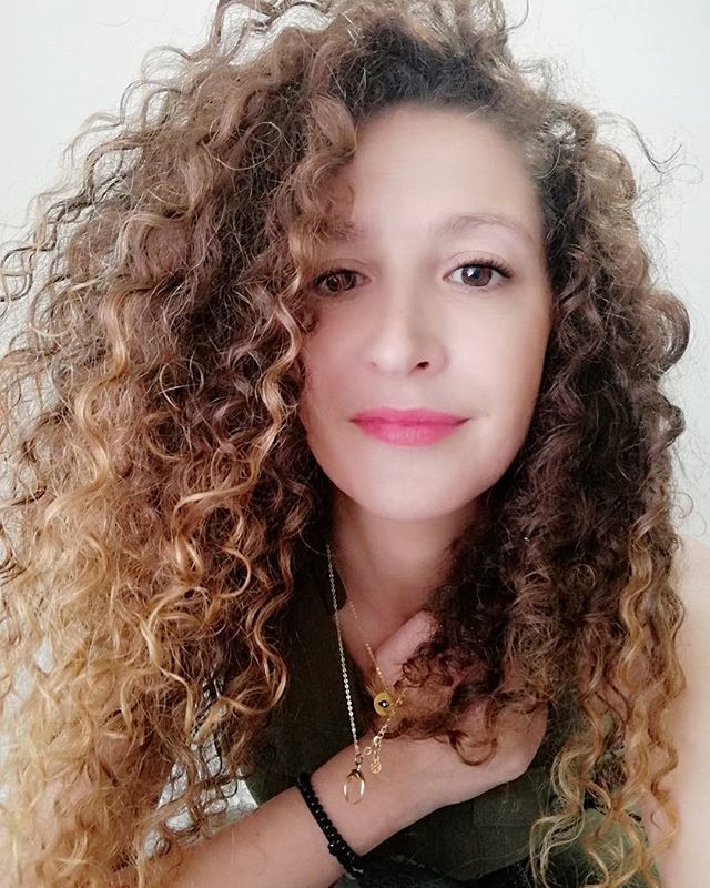 misskukicha's tweet photo. Sexto día de rizos y así ando. Definición molona y con frizz a tope , pero realmente me gusta. Me encanta cuando me queda greñas de leona 🦁.
Aprovecho para dejaros información a las chicas que me estáis preguntando por privado sobre las proteínas que… https://t.co/yFpCDKFhy4 https://t.co/UQ8Tz8F2Yl