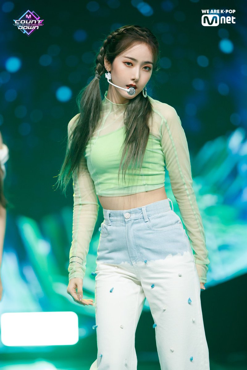 archivsinb's tweet photo. 190711 | #Fever3rdWin #GFRIEND56thwin 🎉🎉🎉 https://t.co/GLEkjS7a7J