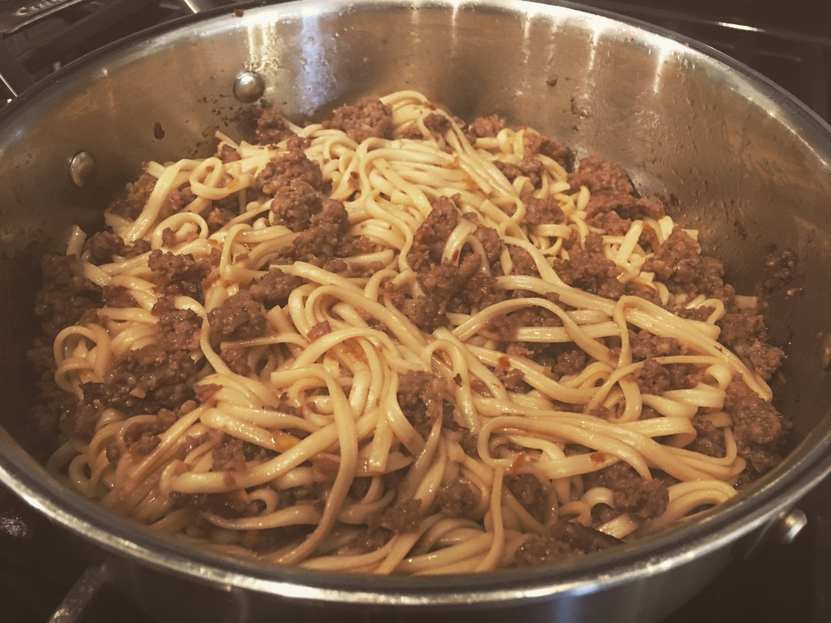 HRRockStar1's tweet photo. Spicy pork stir fried udon. It’s what’s for dinner. #streetnoodles #asianspaghetti #easyweeknightmeal https://t.co/NTF2lMS0yc