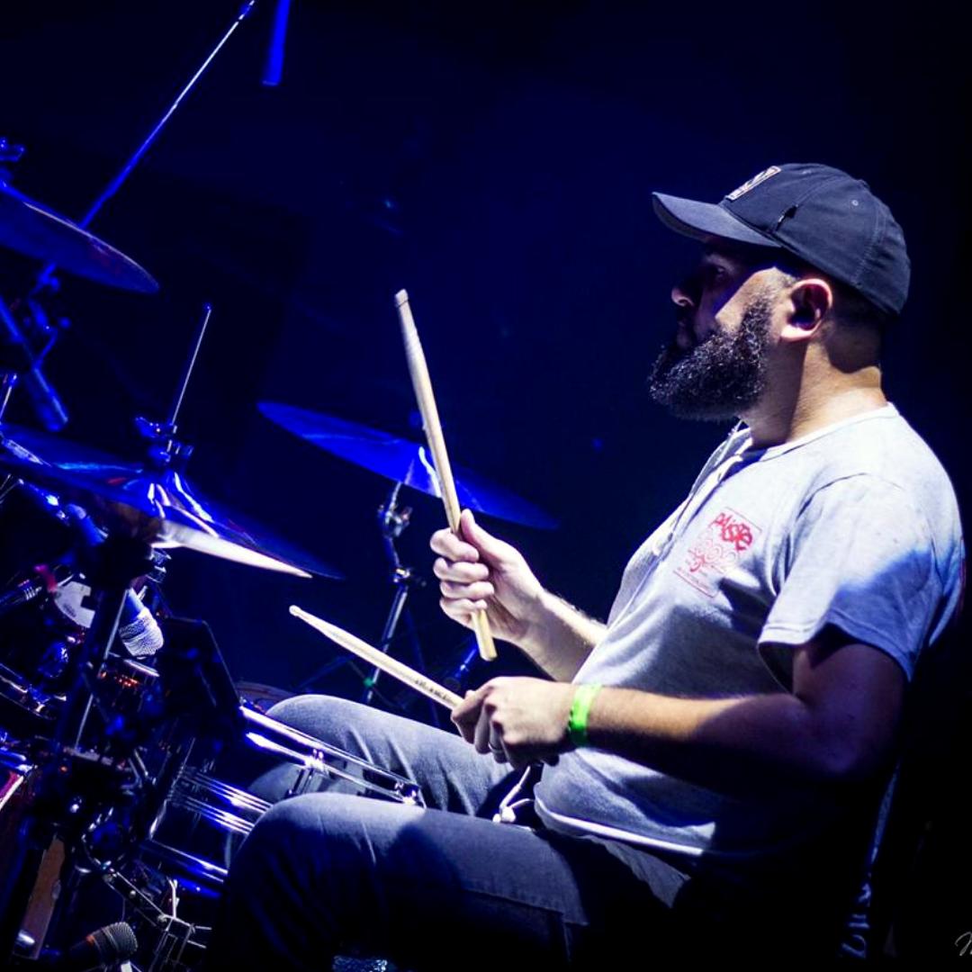 Indispensable para que todo salga en tiempo. Feliz #diadelbaterista, #AdrianGonzalez! Y a todos los bateros argentinos en su día

#bateristas #oscarmoro #moroquerido