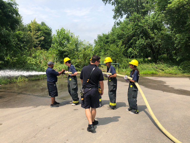 CambridgeMAFire's tweet photo. I) #CambMA #MSYEP 11 July 2019 was pump operation & hose handling day. From a.m. roll call to making up the hose, it's a lot of work but an excellent learing experience.
Thanks to the members of Engine Company No. 9 today for the assist. Group 2 was on duty.
@Cambridge_Mayor https://t.co/d4fEujYV3Z