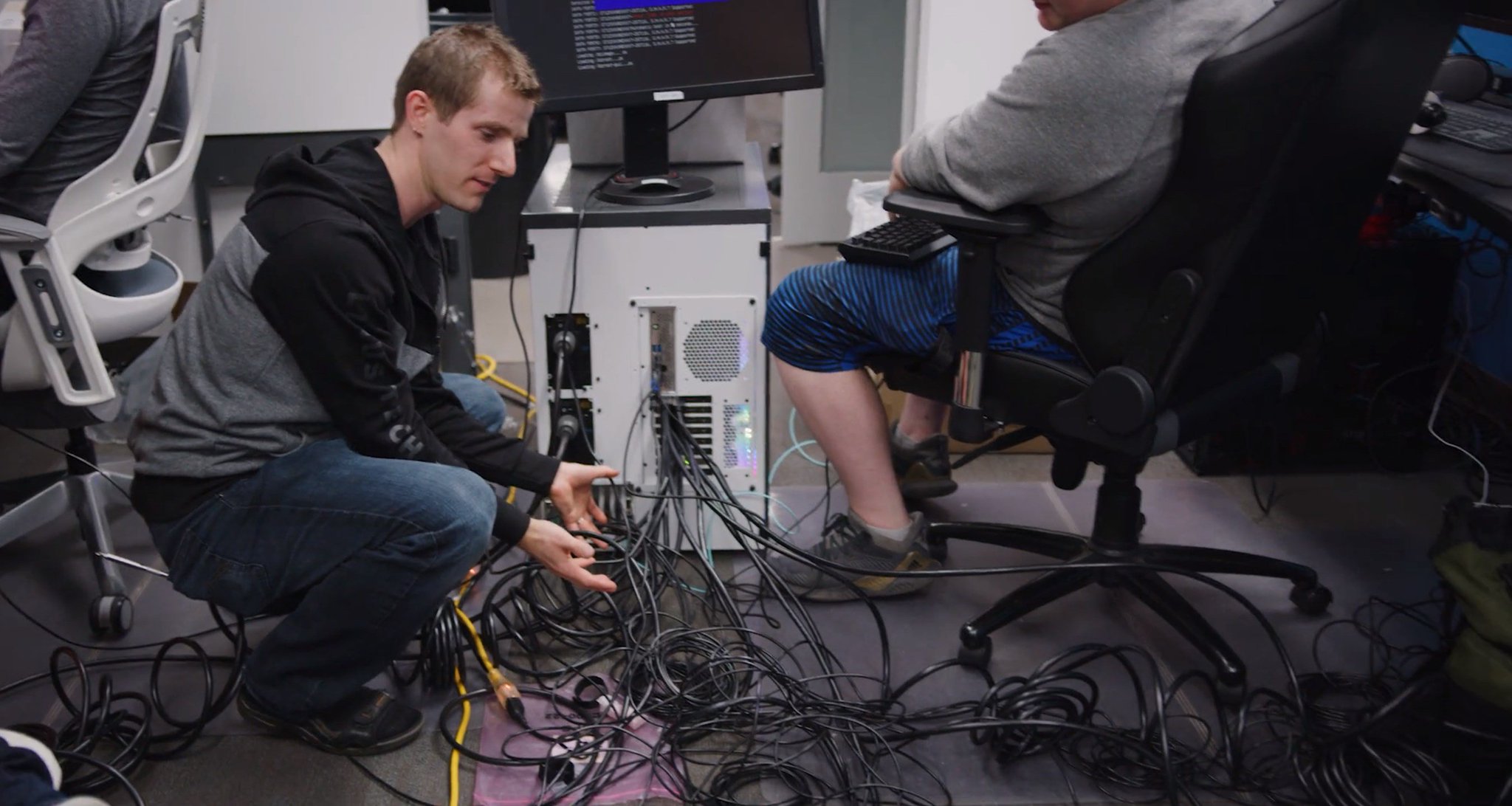 Linus Tech Tips on Twitter "The 6 Editors 1 CPU Finale is live on Floatplane... featuring our