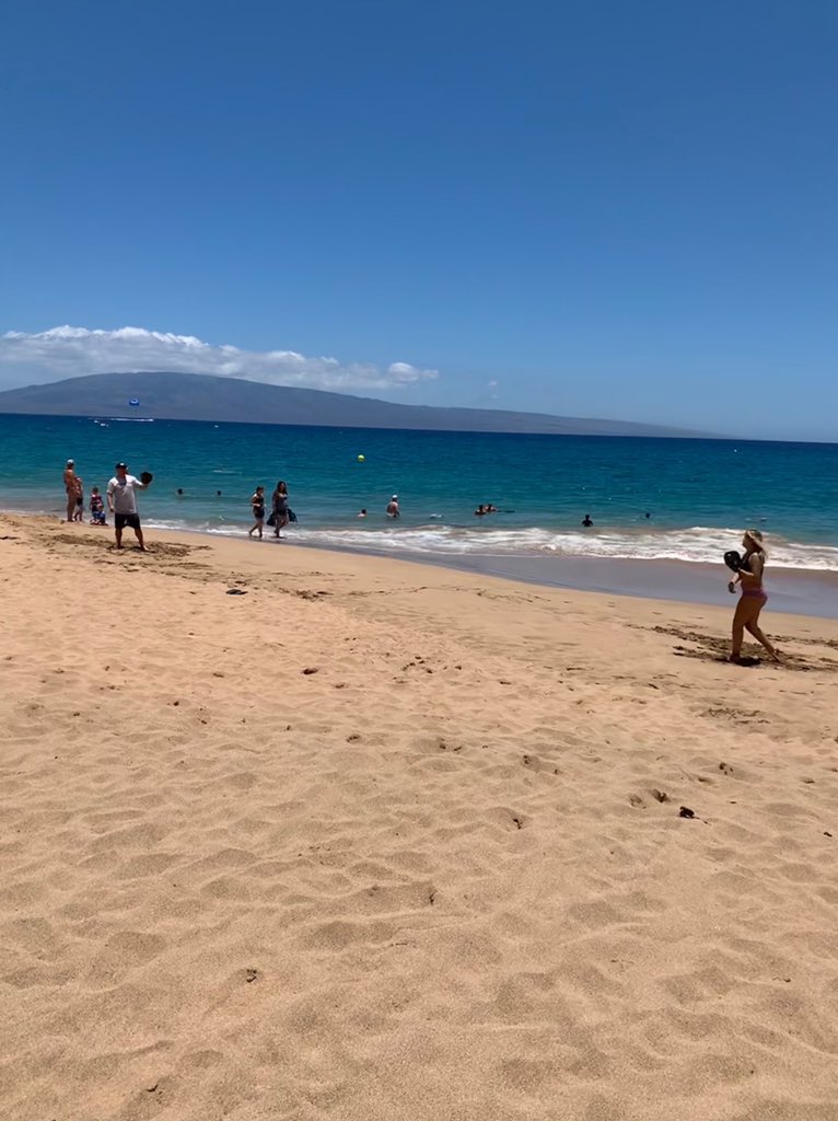 Playing some catch w my uncle on the Maui beaches🥎🌺 #softball #mauibeaches