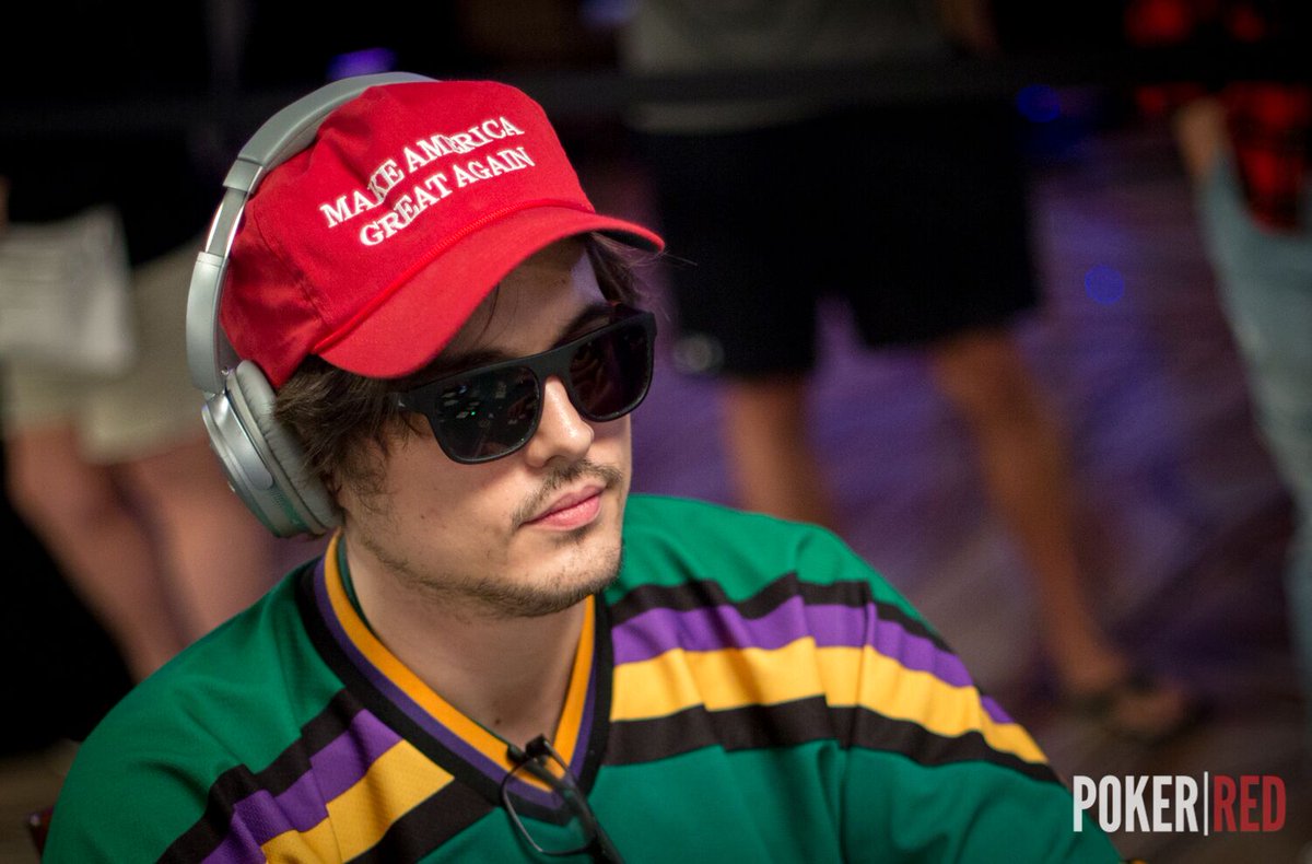 poker_red's tweet photo. ¡Mario se triplica robando puntos a Lewis y eliminando a Romaine! #WSOPESP https://t.co/ccvdpS1pJO https://t.co/wl8JO0XWVE