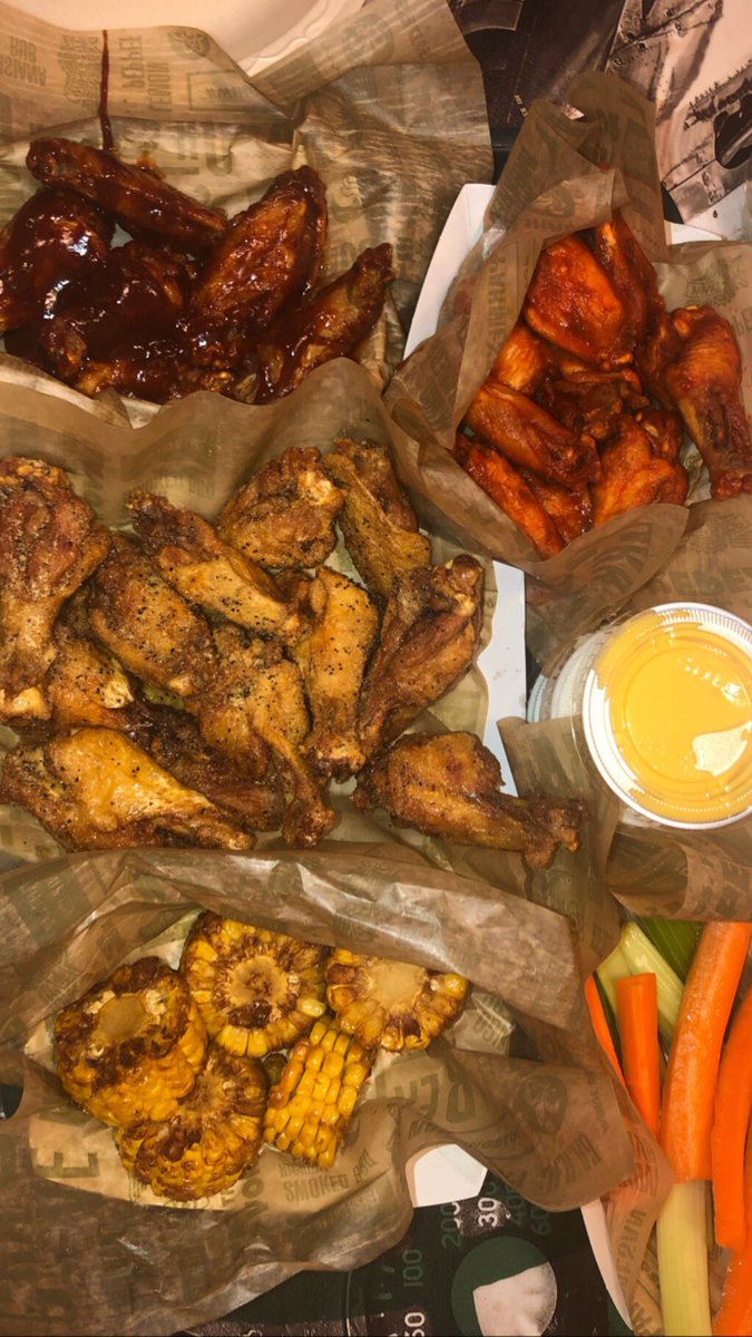 Numero1lakerfan's tweet photo. Finally got my lemon pepper fix from @wingstop! #welldoneplease 🤤 https://t.co/ZNchsPHrpW