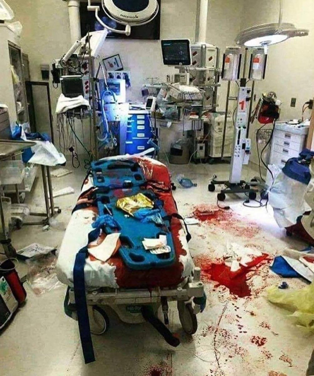 StopknifeLDN's tweet photo. To all those “gangsters”out there take a look, this is where you will be fighting for your life if this stupidness carries on. You have 3 yards in your life. Your yard, prison yard or graveyard. CHOOSE 1! #Stabbing #stopknifecrime #shooting #london #england #true #murder #peace https://t.co/gilHD2FKlE
