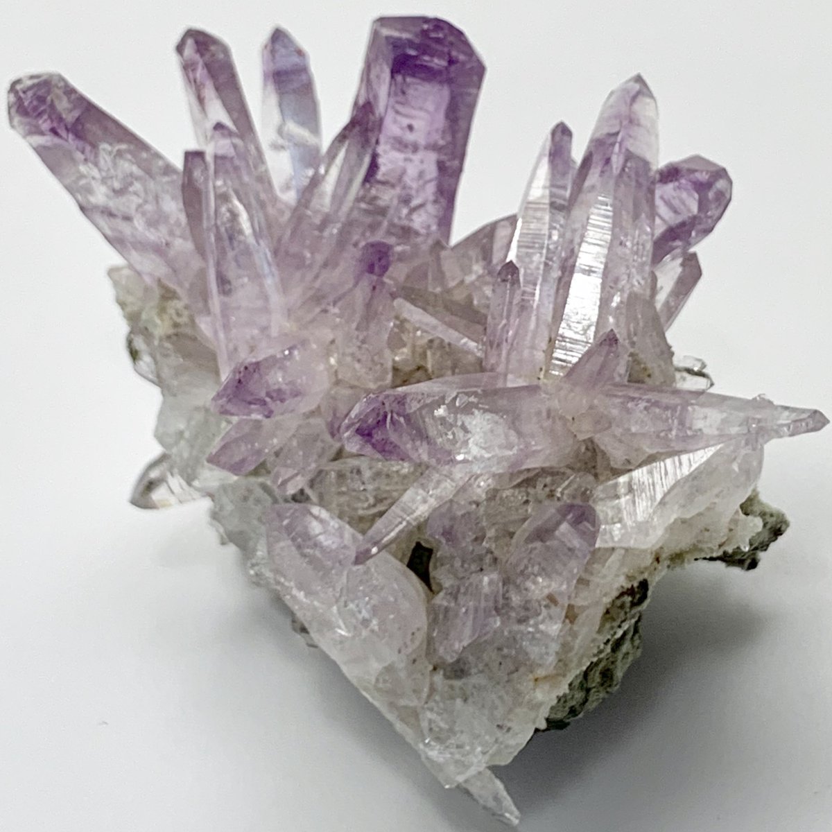 GEMandMShops's tweet photo. Quartz v. Amethyst — Spectacular Cluster of Glassy Amethyst Quartz Crystals with Enhydro Inclusions on Matrix - This Specimen is from Piedra Parada, Veracruz, Mexico - $90 — #GEMandM #Amethyst #Quartz #Crystals #Minerals #Rockhound #Geology https://t.co/BtJLL8Uamc