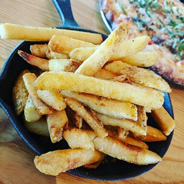 DeepFriedWisco's tweet photo. These curry fries are addicting. I have a feeling I'll have a craving for these in the near future. These can be found at the downtown Good City Brewing location. 
#deepfriedwisconsin #wisconsinfoodies #goodeatswisconsin #travelwisconsin #wisconsineats #… https://t.co/wQYDTa7TOU https://t.co/AMs4OYQfib