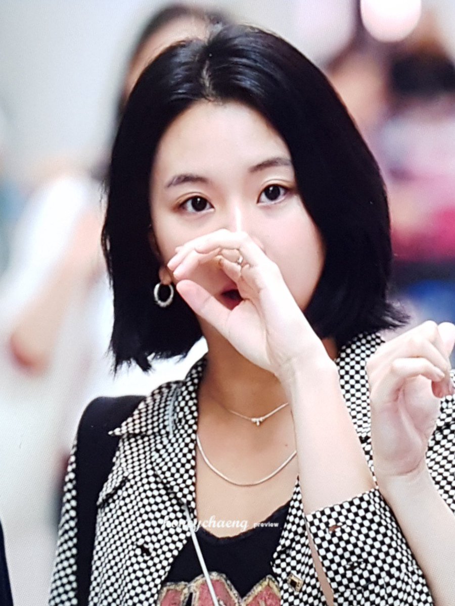 honeychaeng's tweet image. #트와이스 #TWICE #채영 #chaeyoung
190712 #인천공항 프리뷰

헐헐퀴,,