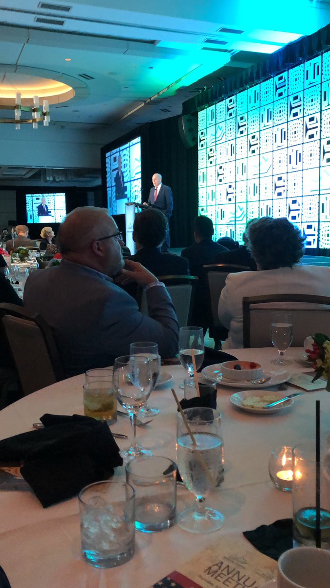 jbcmonaghan's tweet photo. General John F. Kelly speaking at the Kentucky Chamber of Commerce.  Thank you, General, for your outstanding service to our country. #kybiz https://t.co/15wK6W9YDt