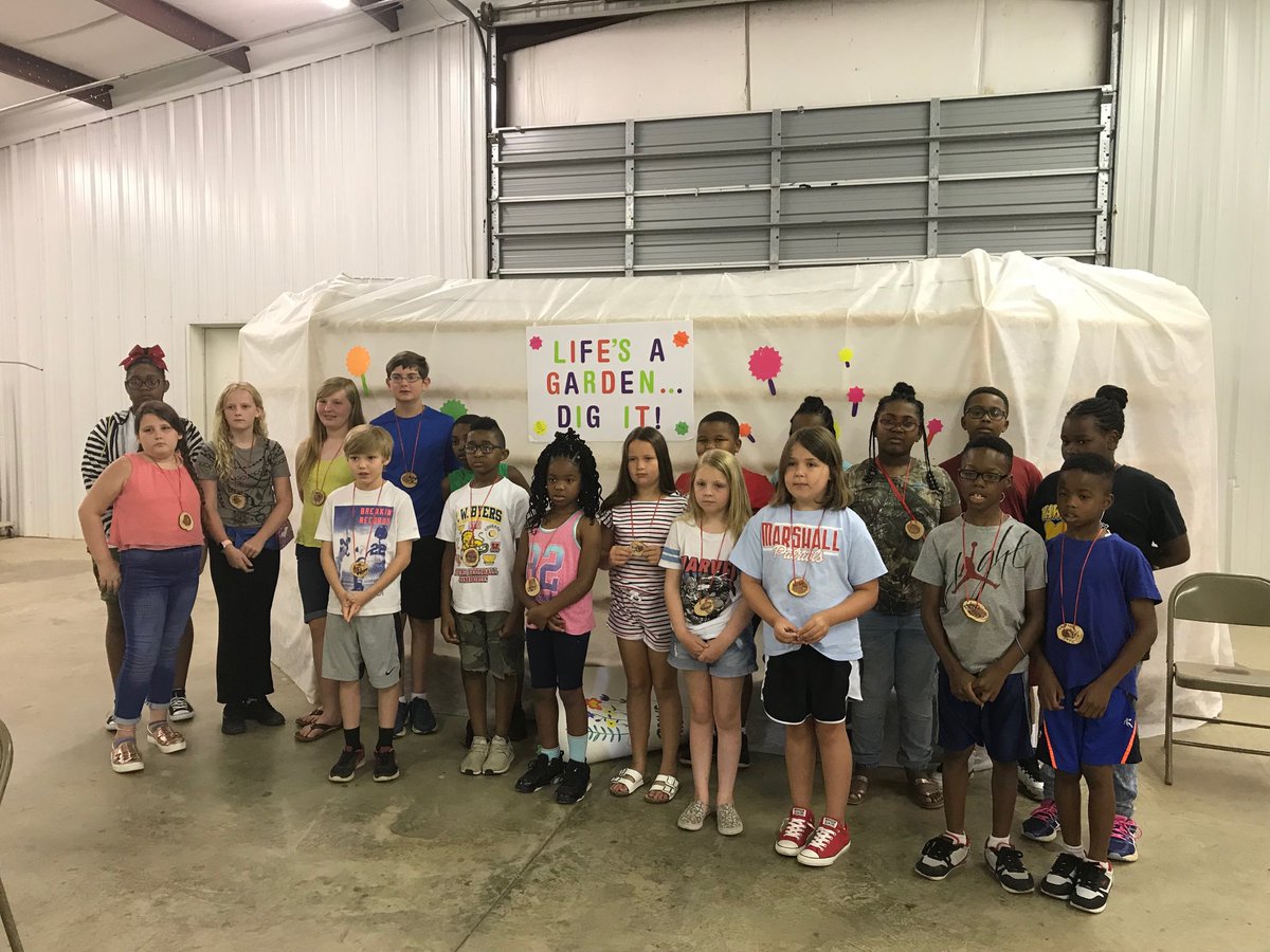 MarshallCoExt's tweet image. Marshall Co. Master Gardeners completed their first annual 4-H Plant Camp on today!!