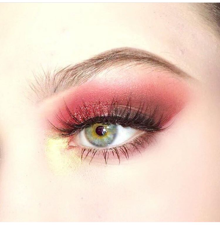 brianna_alene's tweet photo. My #makeupevolution of 7 months. Crazy what better products and practice can do for you as an artist!! Can’t wait to see more growth 😫Both are on my insta bri_does_makeup!! #Makeup #mua #JeffreeStarPRList #artist https://t.co/wecmb4aQ3r