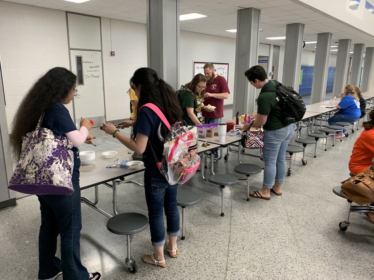 DrCrowder_CFISD's tweet photo. What a better way to close the day for the teachers, than to make it a Sundae Fun-Day! Thank you STEM Camp teachers for being the difference and bringing out the best in our students! #CFISDStemCamp2019 #InnovatorsAndWorldChangers #OurKidsDeserveIt #OurTeachersAreTheDifference https://t.co/M26p4SjmuY