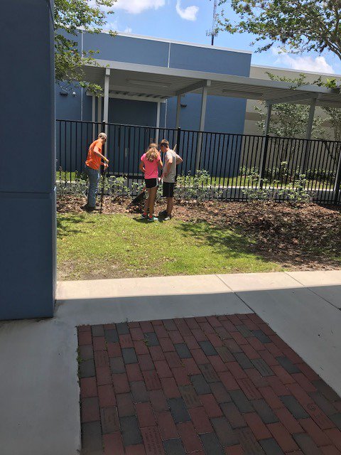 Metrowest_Ocps's tweet photo. Thank you #allianceyouth for coming today and beautifying our campus! We appreciate you! #Kindnessmatters #Orcasforlife https://t.co/gxqeMxAU67