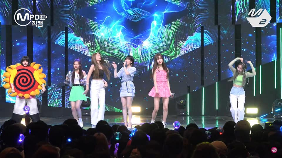 CorazoncitoOmuj's tweet photo. 11.07.19 【MPD】 GFRIEND Encore Stage Mnet MCountdown de hoy!
#열대야 #FEVER
#GFRIEND56thWin #FEVER3rdWin 🏆🏆🏆
🔗Link: https://t.co/X9tguJqhun
#GFRIEND #여자친구 #ヨジャチング https://t.co/fg8VDLQjmr