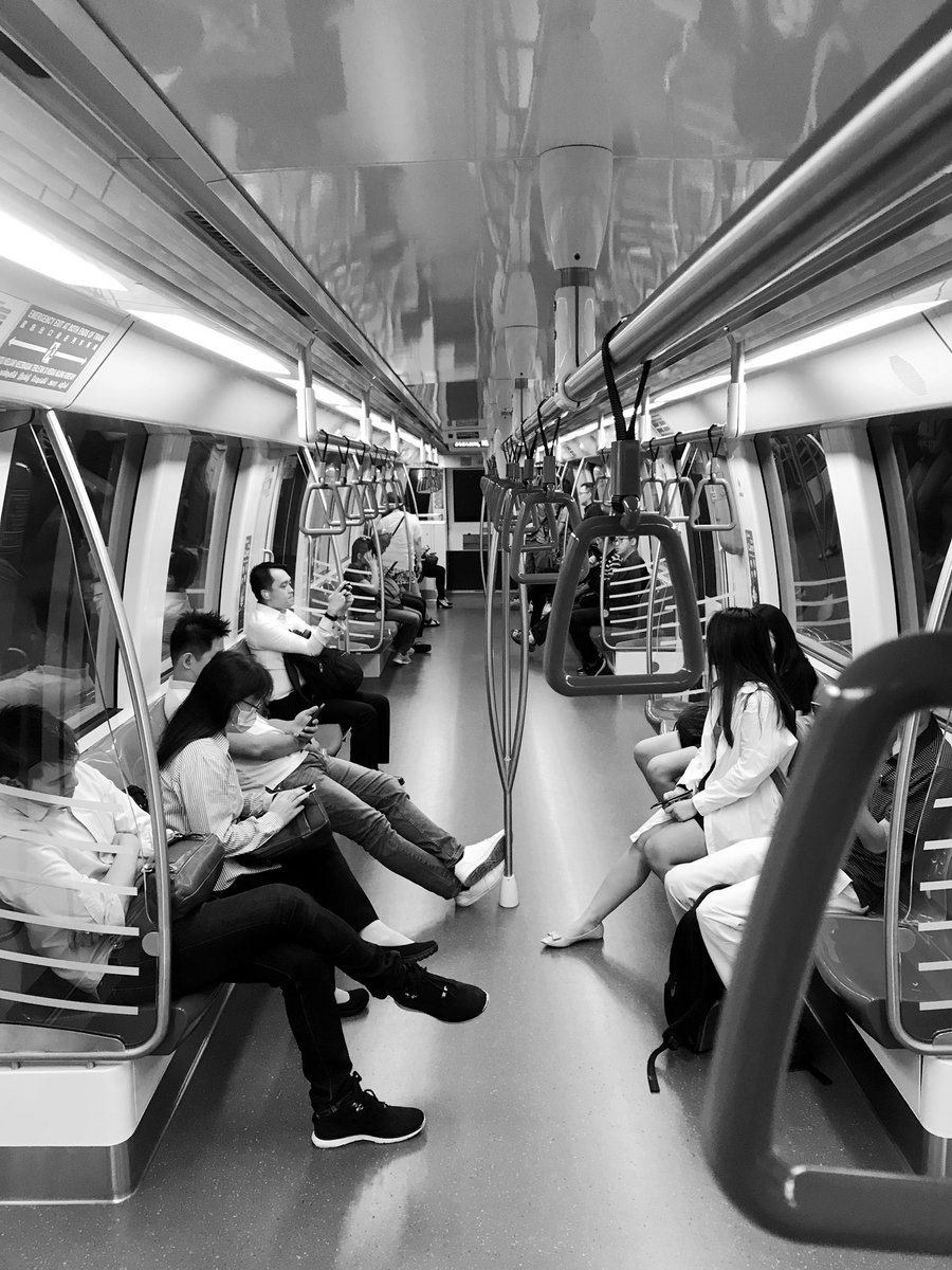 hipstergeddon's tweet image. 8.54am Peak Hour #Livetrain #SIN