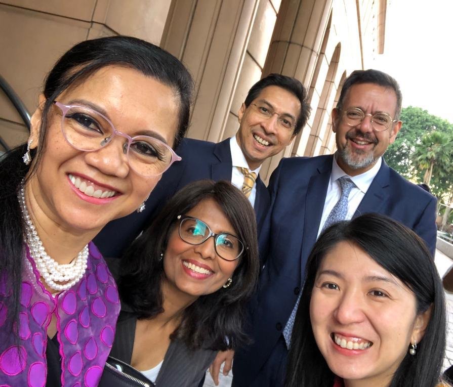 ami_moris's tweet photo. Glad to have spent time with YB @yeobeeyin, a Minister on a mission to #beSustainable and shape #Malaysia into a global leader. @MyMaybank @BursaMKTPLC #moresolar #ESGInvesting https://t.co/5ncwLM6YiG