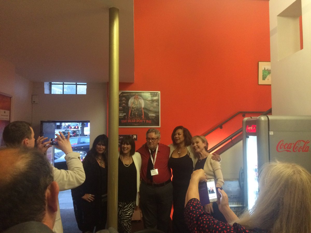 best2vilmabanky's tweet photo. Fabulous evening with the British Scream Queens of Hammer Horror @Phoenixcinema Meet & greets with a great selection of stills for signing & what a warm & jolly bunch they are to hang out with! Thanks to #CarolineMunroe @judyjarvis @maddiesmith007 & #PaulinePeart #VampFest 🧛🏻♀️❤️🧛🏼♂️ https://t.co/ImC36lvkiP