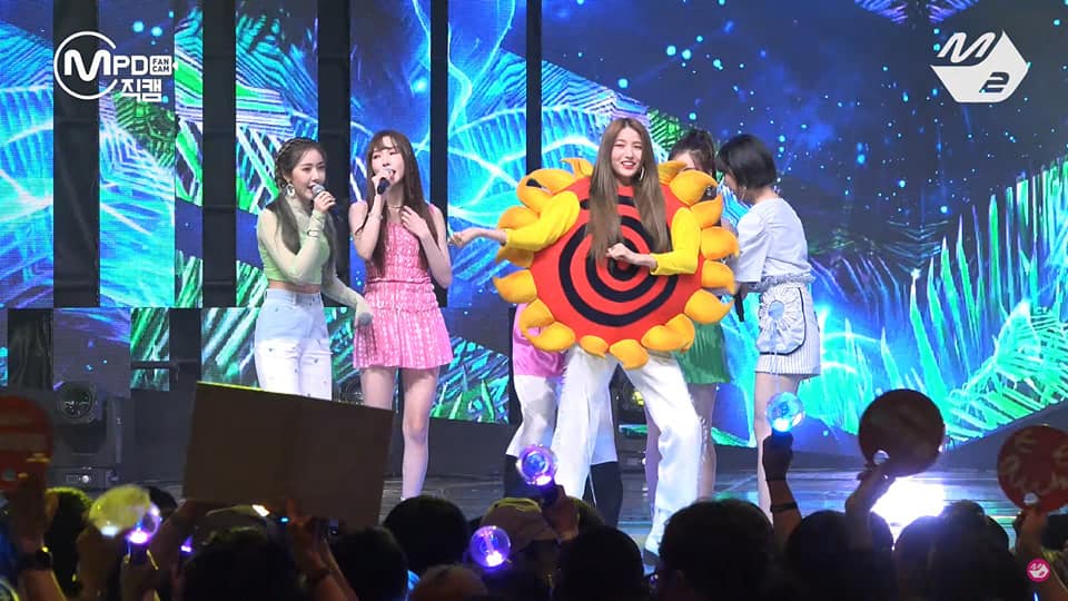 CorazoncitoOmuj's tweet photo. 11.07.19 【MPD】 GFRIEND Encore Stage Mnet MCountdown de hoy!
#열대야 #FEVER
#GFRIEND56thWin #FEVER3rdWin 🏆🏆🏆
🔗Link: https://t.co/X9tguJqhun
#GFRIEND #여자친구 #ヨジャチング https://t.co/fg8VDLQjmr