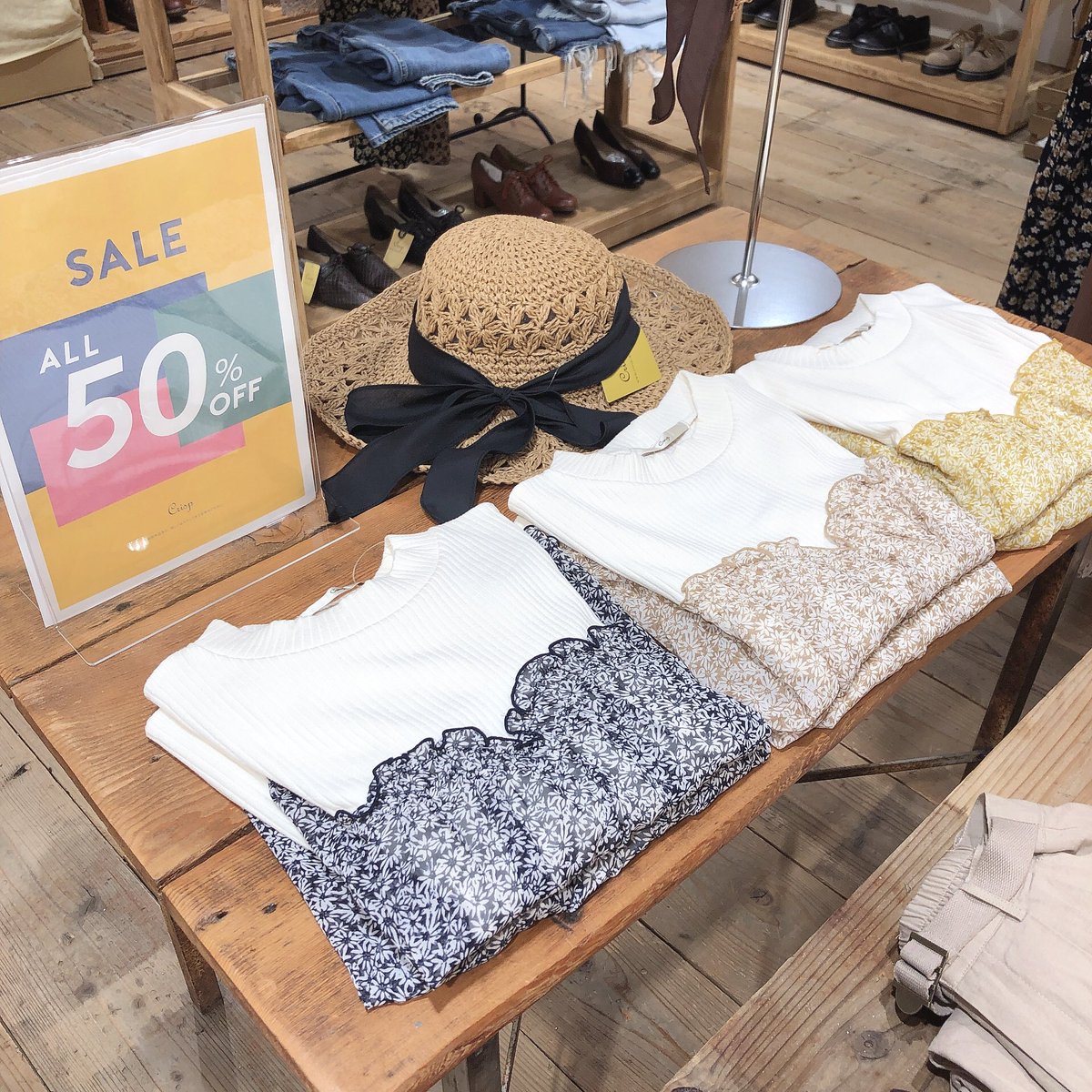 crisp_joy's tweet photo. 【 OPEN 】

おはようございます＊
横浜店オープン致しました！

＼ ALL50%OFF ／
(※一部除外有り)

本日よりセールアイテム全品50%OFFに♪

人気アイテムは早い者勝ちです！

本日はさとう・はたの・なかむら が皆さまのご来店お待ちしております☺︎ https://t.co/fmvZXPtTEb