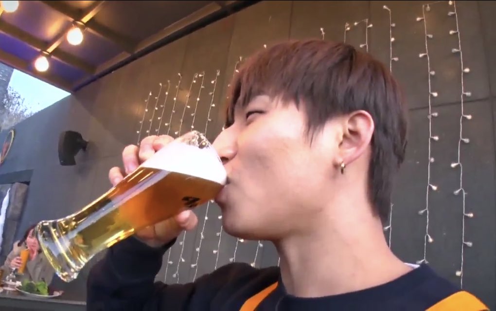 daesungfishh's tweet photo. D487 -D120
Cheeeeerrrrrsssss!!🍻
It’s FRIDAYYYYYY!!!🍻
#hanginthere #hwaiting #hugsssss 💪🥳😘 https://t.co/jfULFY2P6V