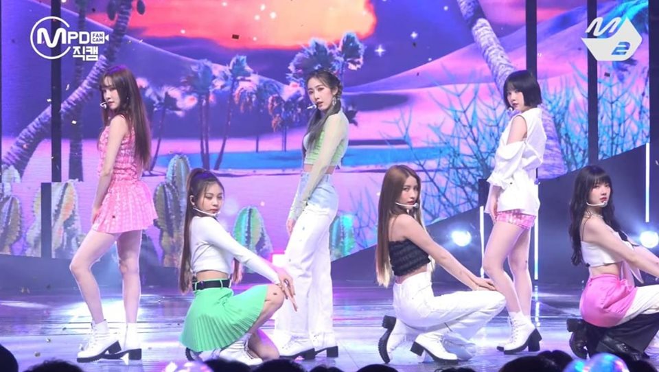 CorazoncitoOmuj's tweet photo. 11.07.19 【MPD】 GFRIEND FanCam Oficial #FEVER
#열대야 MCOUNTDOWN
#GFRIEND56thWin #FEVER3rdWin 🏆🏆🏆
🔗Link: https://t.co/C2agjVlqNx
#GFRIEND #여자친구 #ヨジャチング https://t.co/mZCjMZIazP