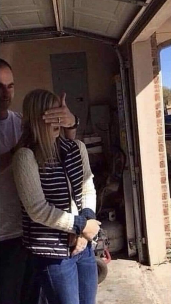 DMEECH97's tweet photo. Me showing my girl her new whip after I raid Area 51 https://t.co/TmwMyA7QuH