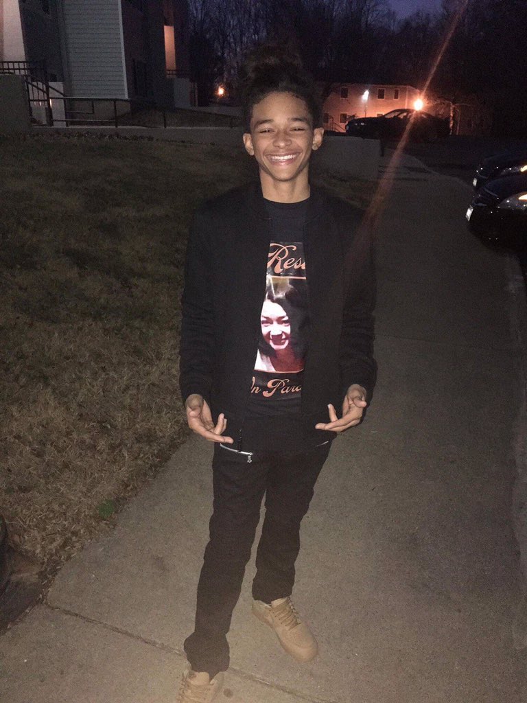 Drakooo5's tweet photo. #LONGLIVEMYMOMMA❤️🖤🕊 https://t.co/Rizz1oGkHF